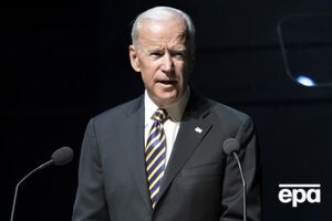 Собеседник рассказал CNN, что по словам Байдена, он склоняется к участию в выборах