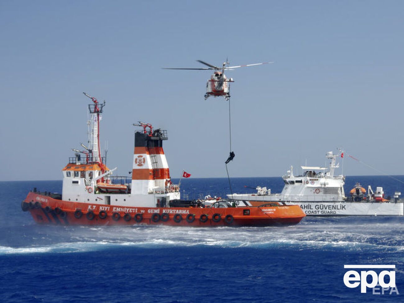 Береговая охрана Турции спасла семерых украинцев в Черном море