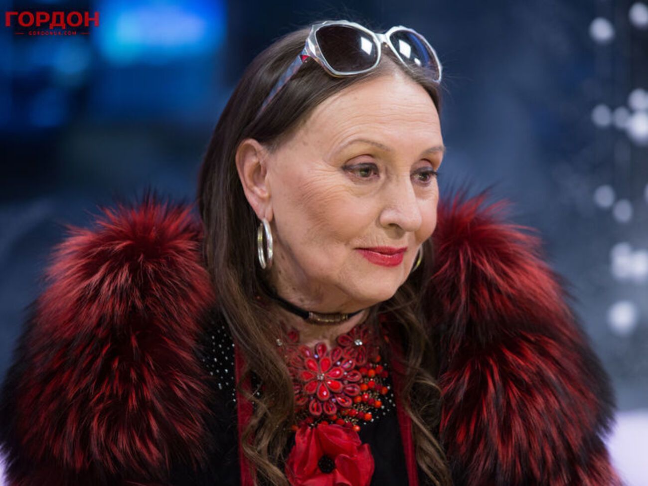 Кадочникова: Я объездила весь мир, иногда месяцами была за границей. Наступает сумасшедшая тоска по дому. По этой паршивой квартире, по этим улицам, по этому говору