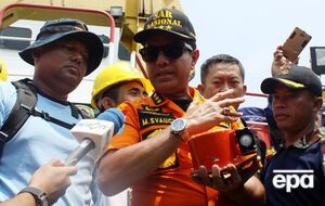 Один черный ящик удалось найти на четвертый день после катастрофы