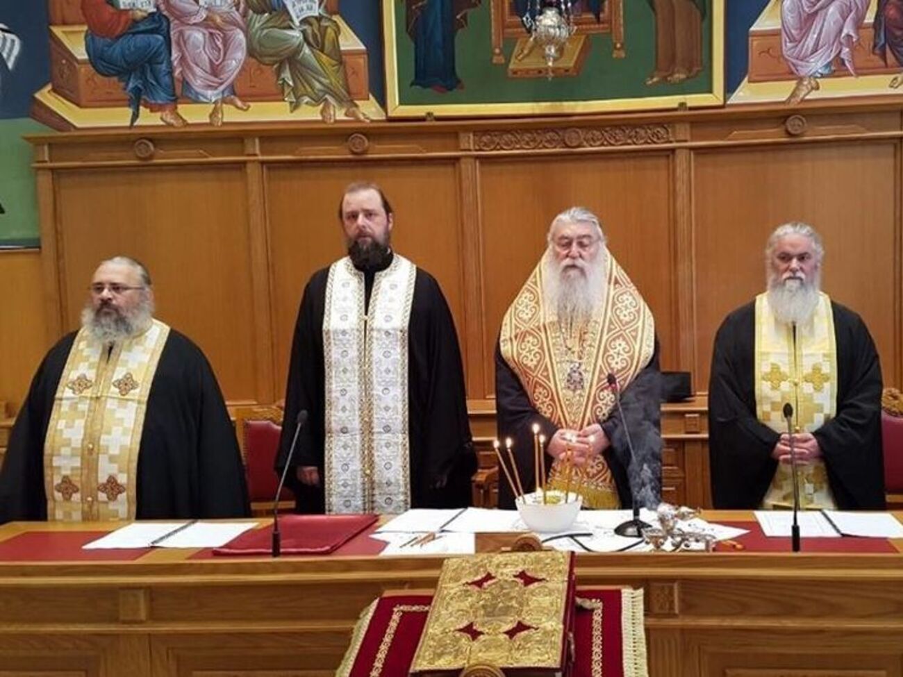 Елладська церква &ndash; 11-та в диптиху Константинопольського патріархату