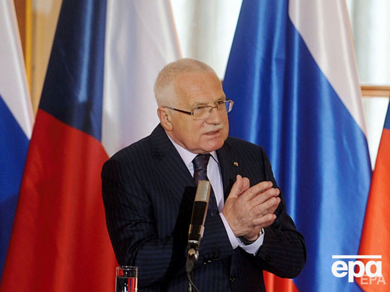 Клаус: Еліти Заходу підштовхують Україну, щоб вона якомога більше провокувала Росію та Путіна