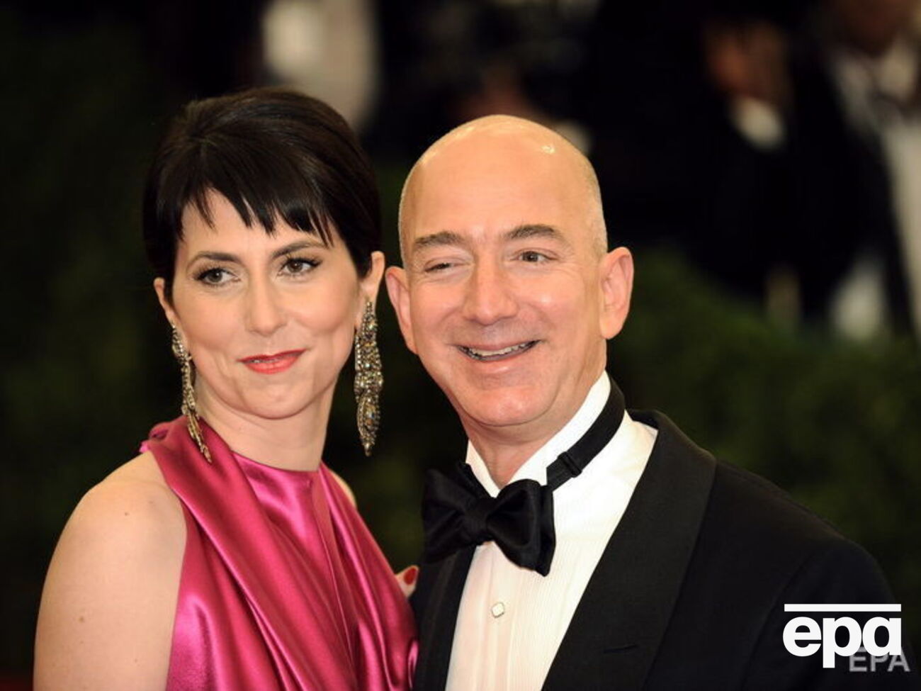 Джефф і Маккензі Безос розлучаються