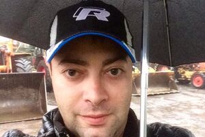 Мирзояна ударили по голове