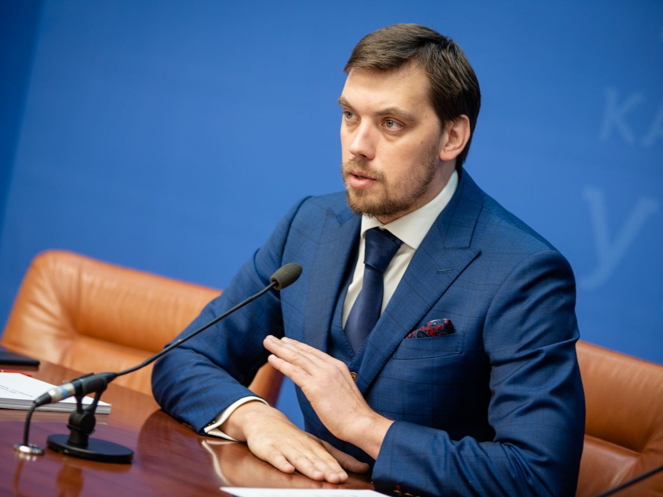 Гончарук: Держава не повинна збільшувати обсяг ресурсів, які вона пропускає через себе