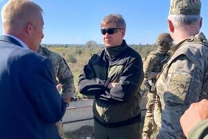 Данилюк (в центре) с 28 мая по 30 сентября работал секретарем СНБО