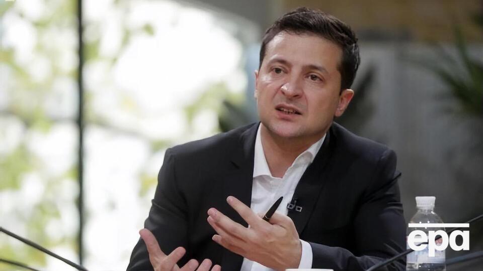 Зеленський (на фото): Андрушко – здоровий хлопець. Він нападає