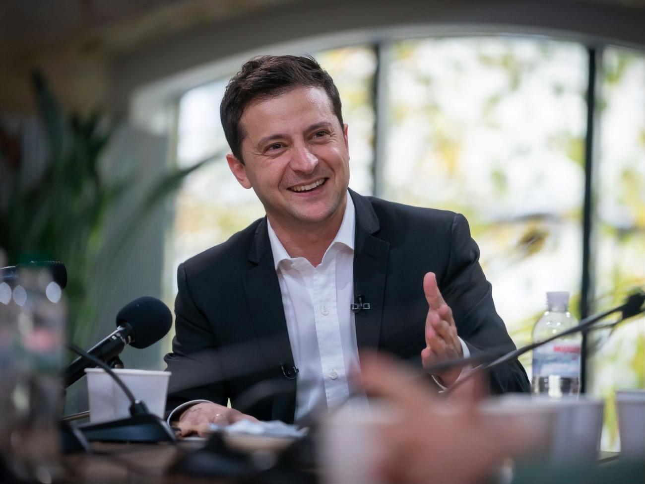 Зеленский: Были бы три ноги &ndash; на три бы посадили