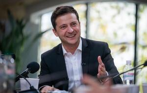 Зеленский: Были бы три ноги – на три бы посадили