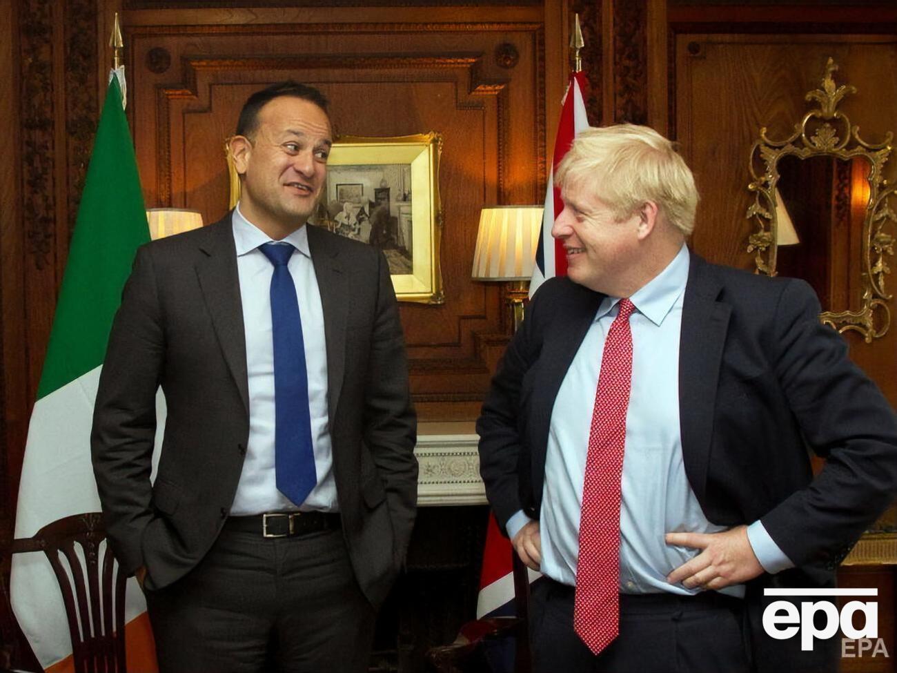 Варадкар (слева) и Джонсон (справа) встретились 10 октября