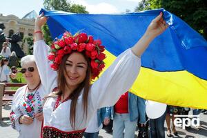 Согласно Конституции, государственным языком в Украине является украинский