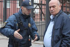 Стычка между активистами и неизвестными произошла 11 октября перед зданием посольства Турции в Киеве