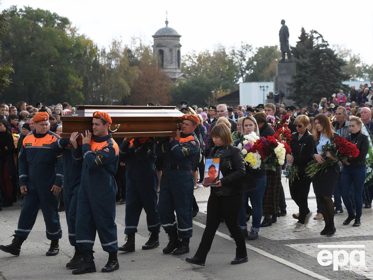 Унаслідок стрілянини в коледжі Керчі загинула 21 людина