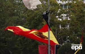 Парашутист висів на стовпі кілька хвилин