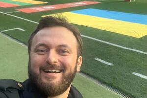 Dzidzio спел перед футбольным матчем в Харькове