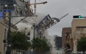 На записях видно, что обваливаться начали верхние этажи