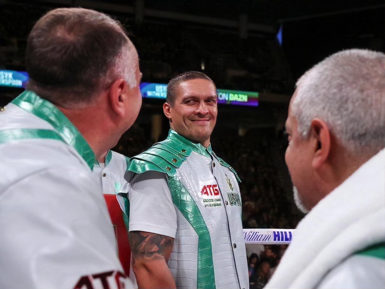 Усик теперь претендует на чемпионский пояс WBO