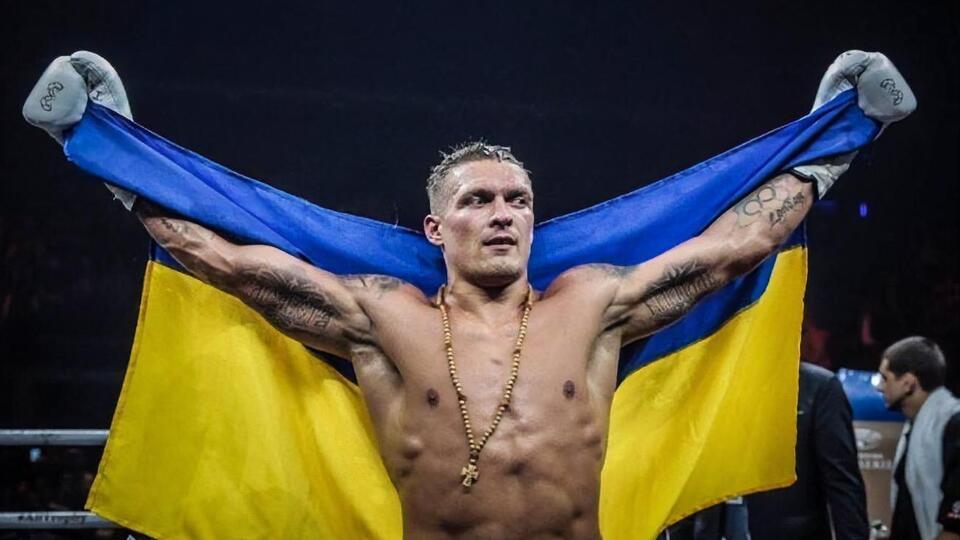 Усик здобув перемогу у першому поєдинку в суперважкій вазі технічним нокаутом