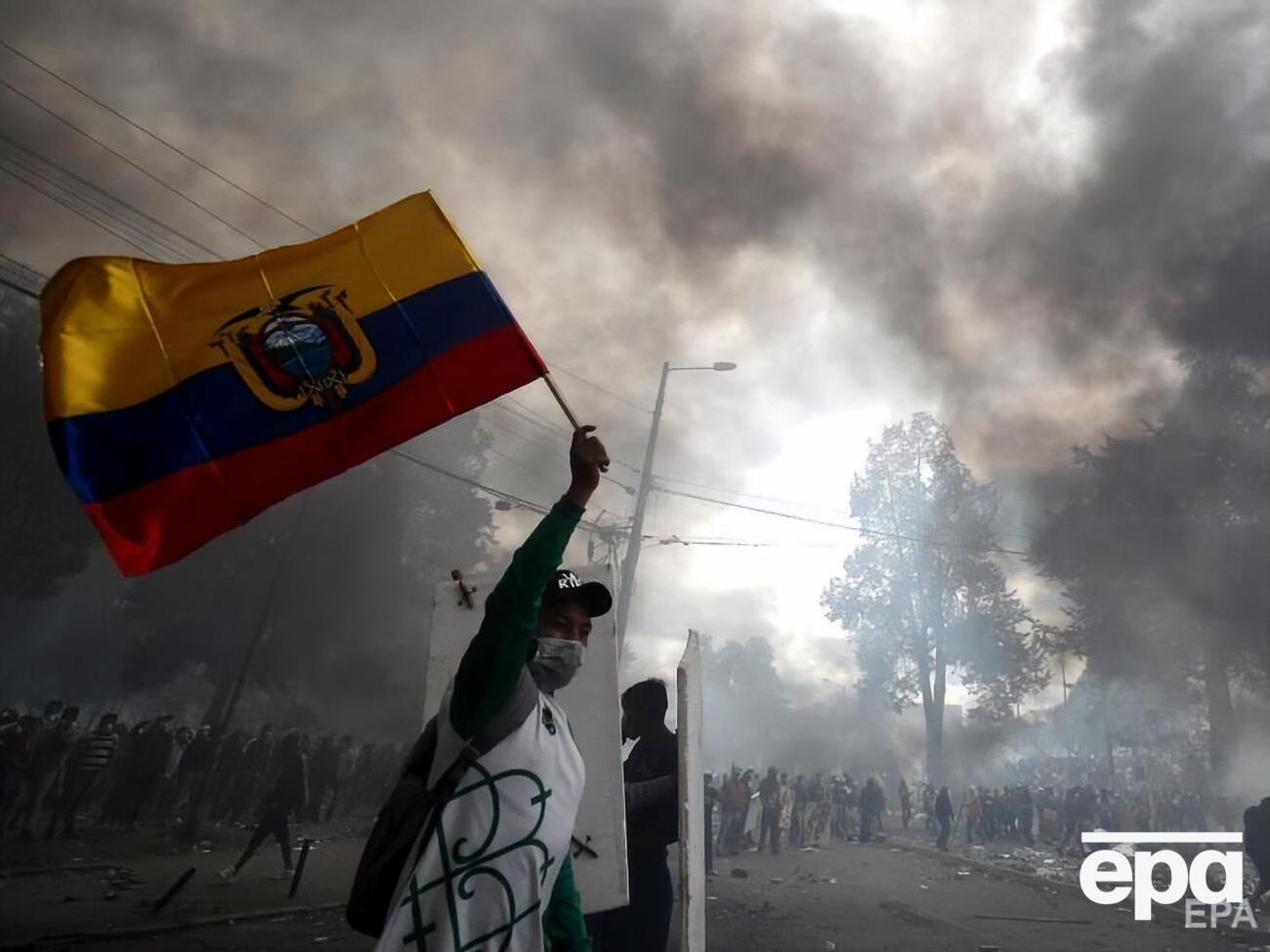 За даними ООН, щонайменше п'ятеро учасників мітингів в Еквадорі загинули, сотні дістали поранення