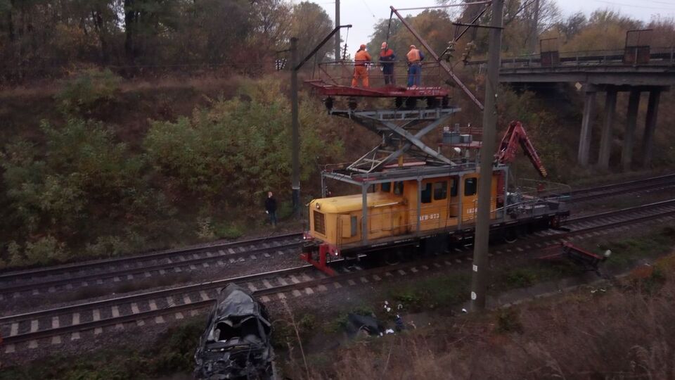 Авто отбуксировали с колеи