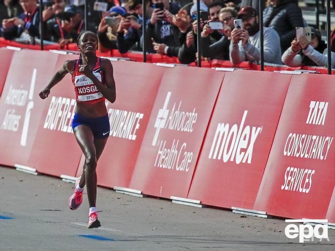 Косгей установила мировой рекорд в Чикаго