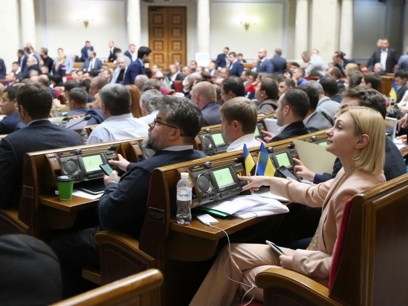 Арахамия заявил, что Рада пока не разработала законопроект о Донбассе