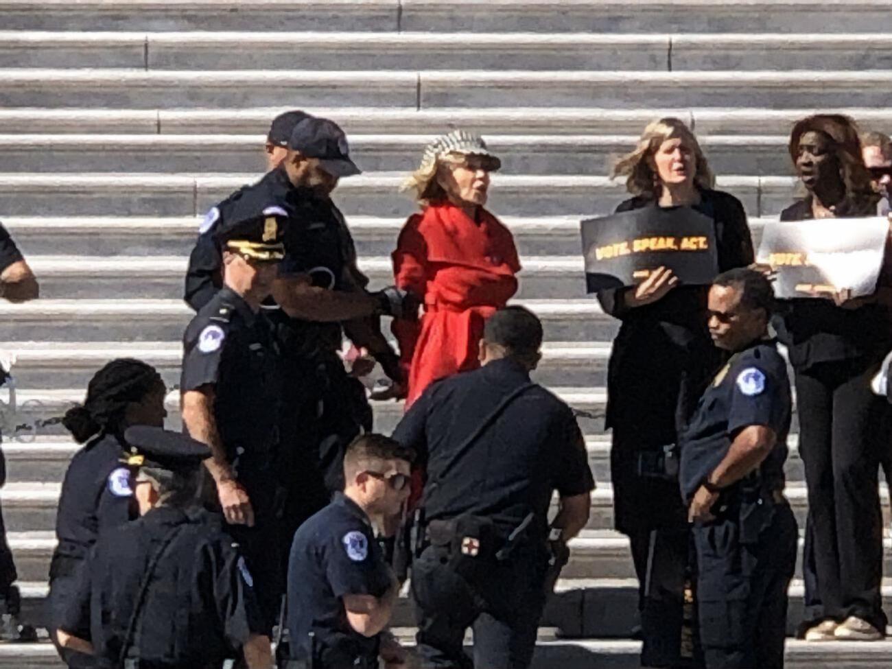 Фонда закликала активістів виходити на акції протесту щоп'ятниці