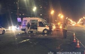 Авария произошла около 21.30 13 октября на перекрестке бульвара Перова и проспекта Ватутина в Киеве