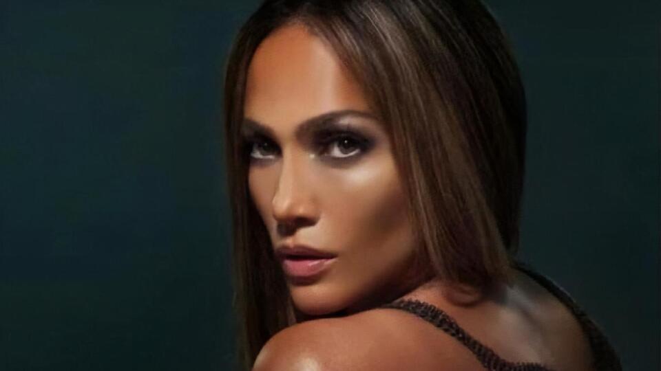 Назву нової пісні Лопес перекладають як "Танцюй зі мною"