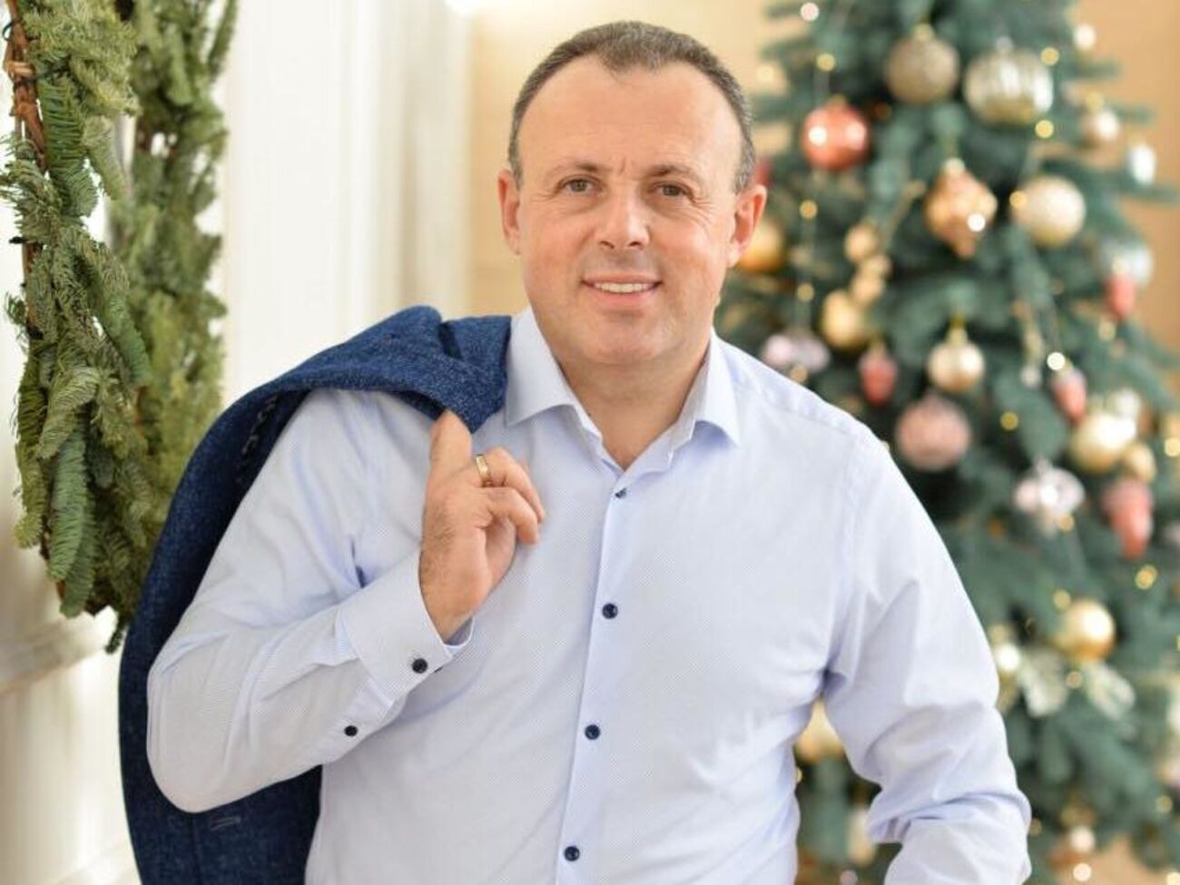 Гончарук сходил на концерт "Сокири Перуна". И его не смутили молодчики с нацистской символикой и свастикой