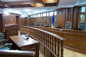 Шевчук подав у секретаріат суду заяву про те, що знову обіймає посаду його голови