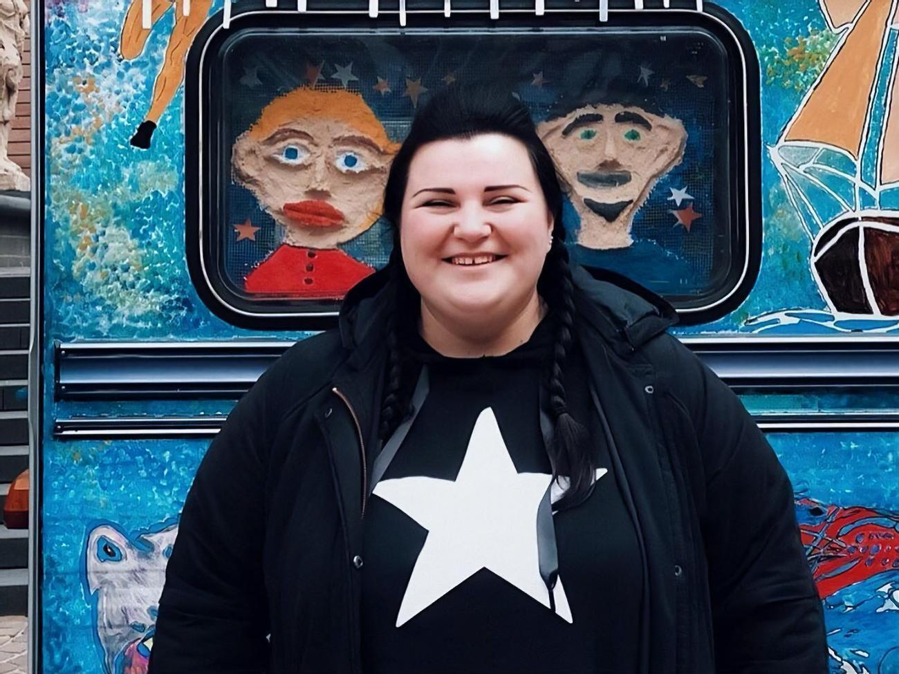 alyona alyona:&nbsp;Сколько бы ни было идейных людей, все равно у всего есть своя стоимость