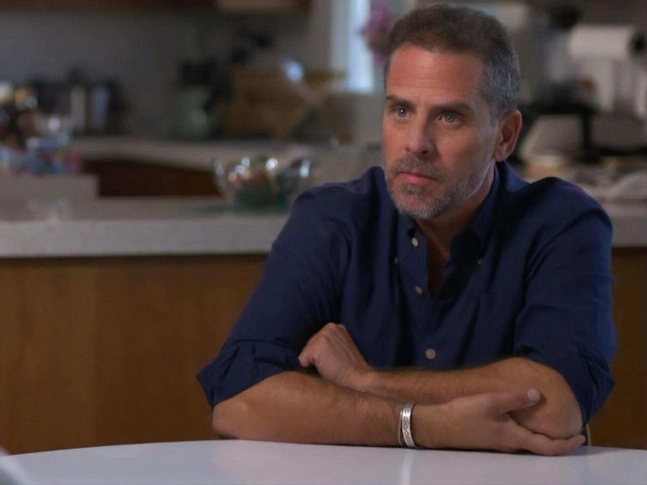 Син Байдена сказав, що, працюючи в Burisma, "подарував гачок деяким неетичним людям, які хочуть нашкодити батькові"