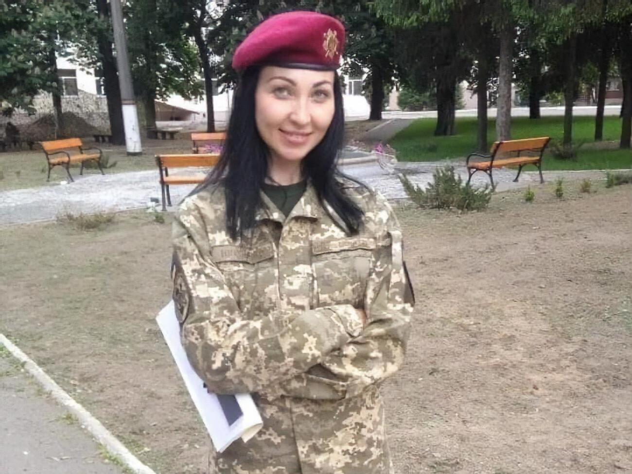 До вступу до лав ЗСУ Ярослава Никоненко займалася волонтерством