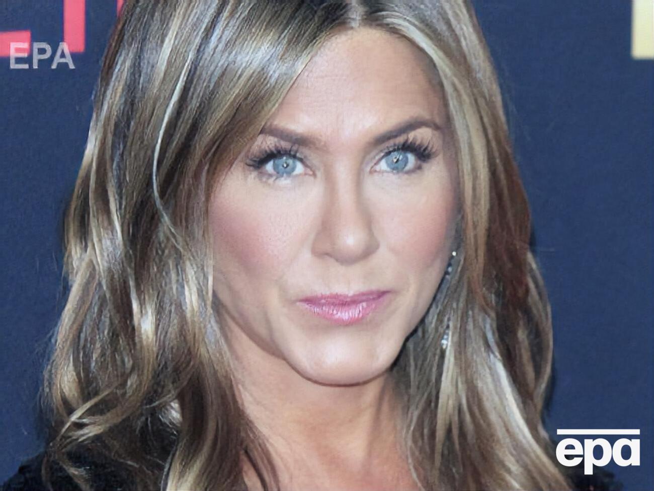 Еністон: Привіт, Instagram