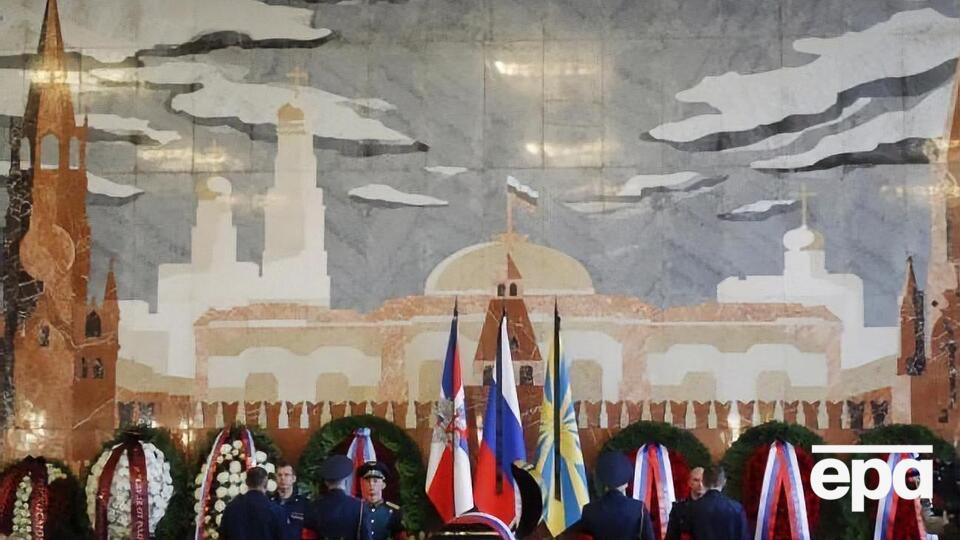 В Москве торжественно попрощались с Леоновым