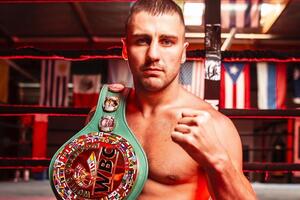 Гвоздик является чемпионом мира по версии WBC