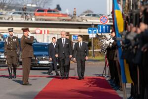Зеленский прибыл с визитом в Латвию