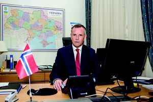 Уле Хорпестад: Як я розумію, судячи з наших інвесторів, тоді вони змушені переглянути всі плани на майбутнє, тому що вони все-таки уклали договори на певних умовах