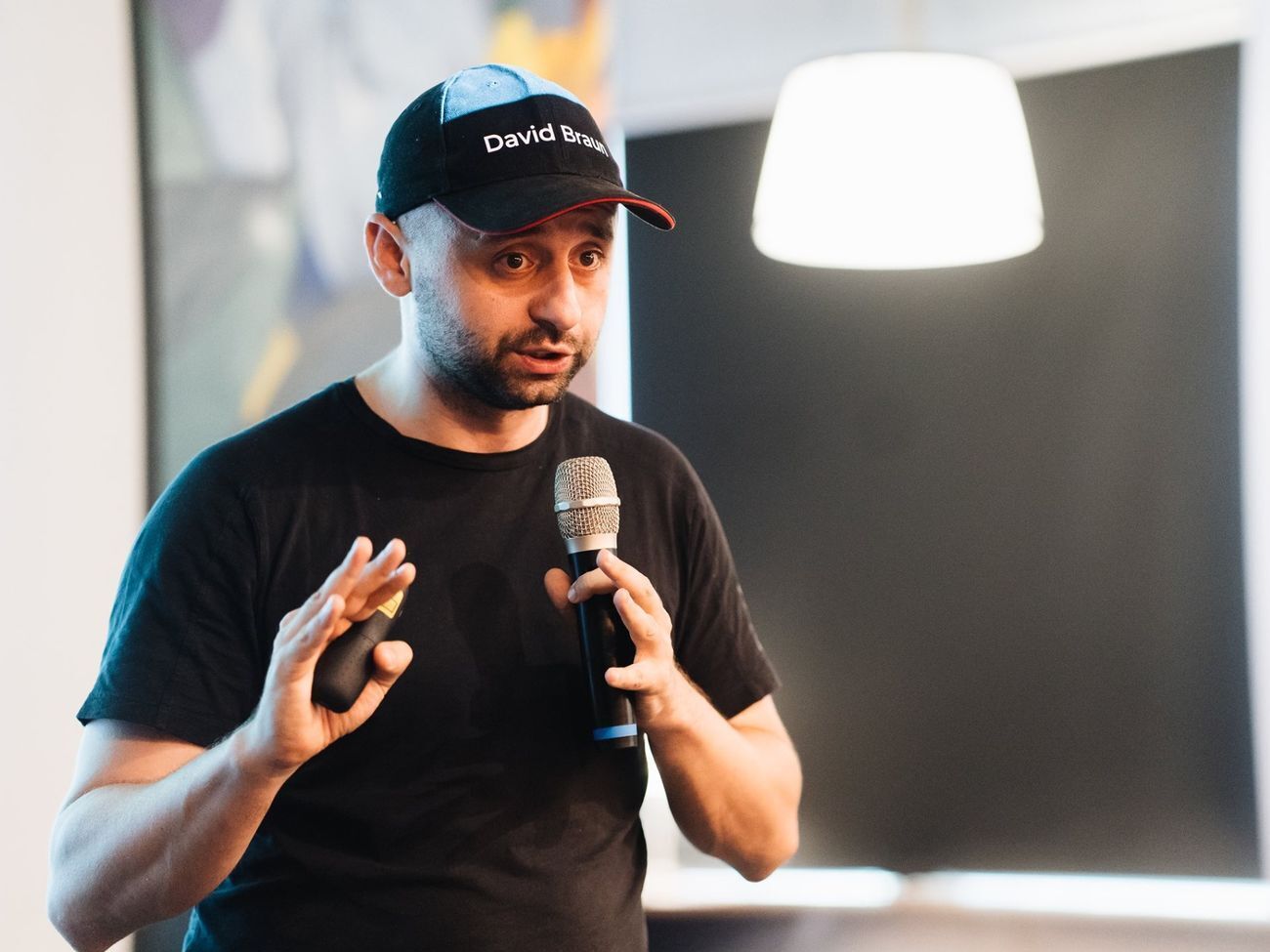 Арахамія говорив, що 5% учасників акцій протесту могли бути проплаченими