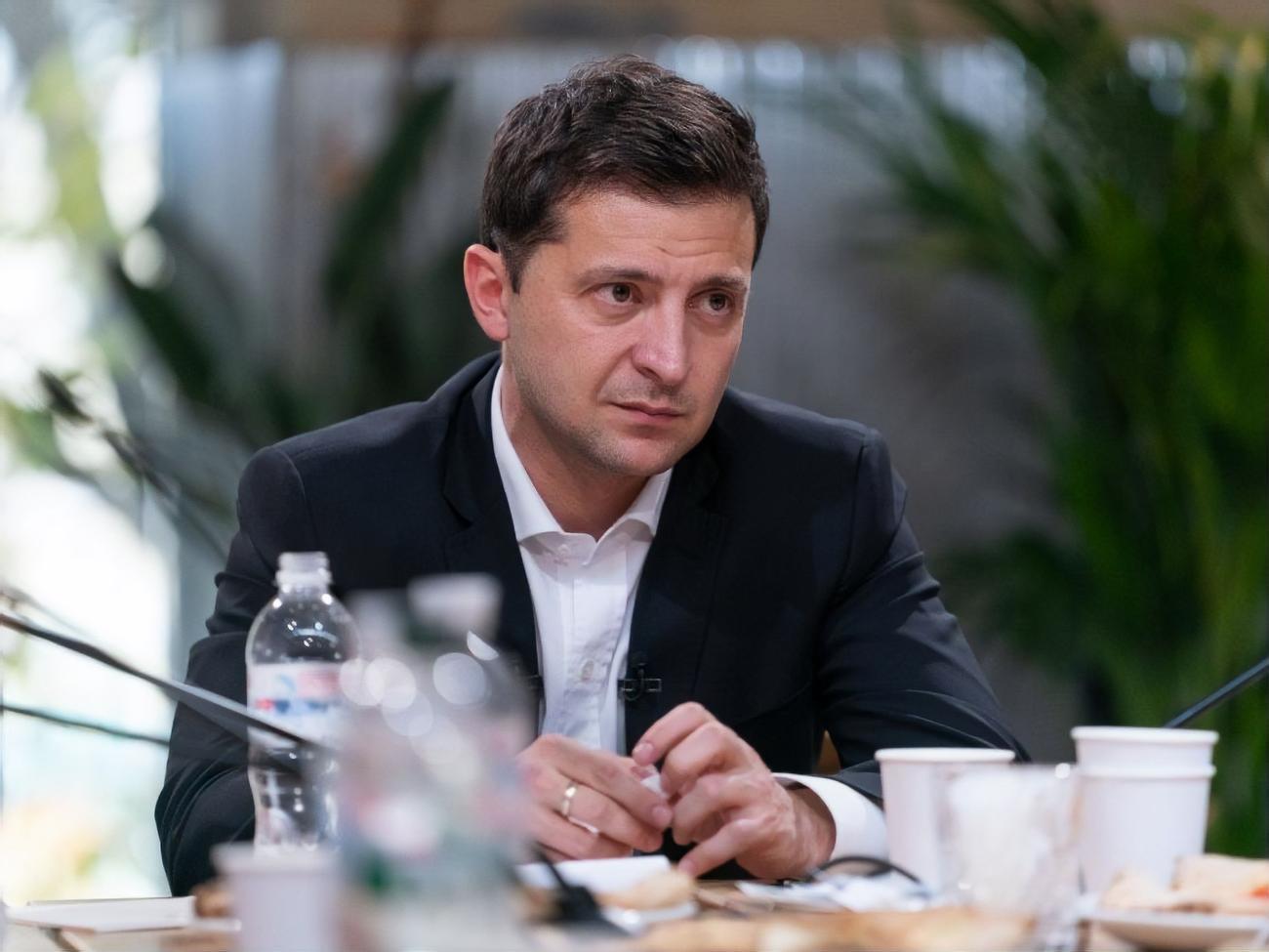 Кулик "подтвердил свою верность" Зеленскому (на фото) в конце президентской гонки, что позволило ему и впредь влиять на важные вопросы, пишут авторы