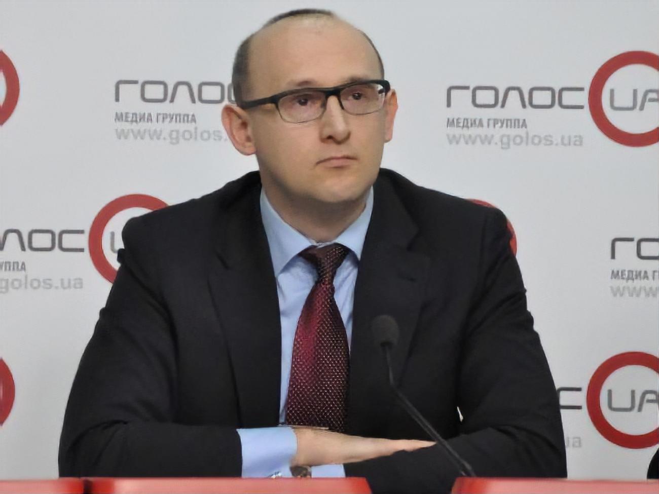 Юрій Корольчук:&nbsp;Вважати Геруса простаком не варто. Адже коли доведеться нести відповідальність за всі "продєлки" і схеми, то голови комітету ПЕК парламенту ніхто не зможе знайти
