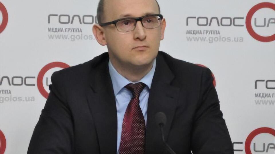 Юрій Корольчук: Вважати Геруса простаком не варто. Адже коли доведеться нести відповідальність за всі "продєлки" і схеми, то голови комітету ПЕК парламенту ніхто не зможе знайти