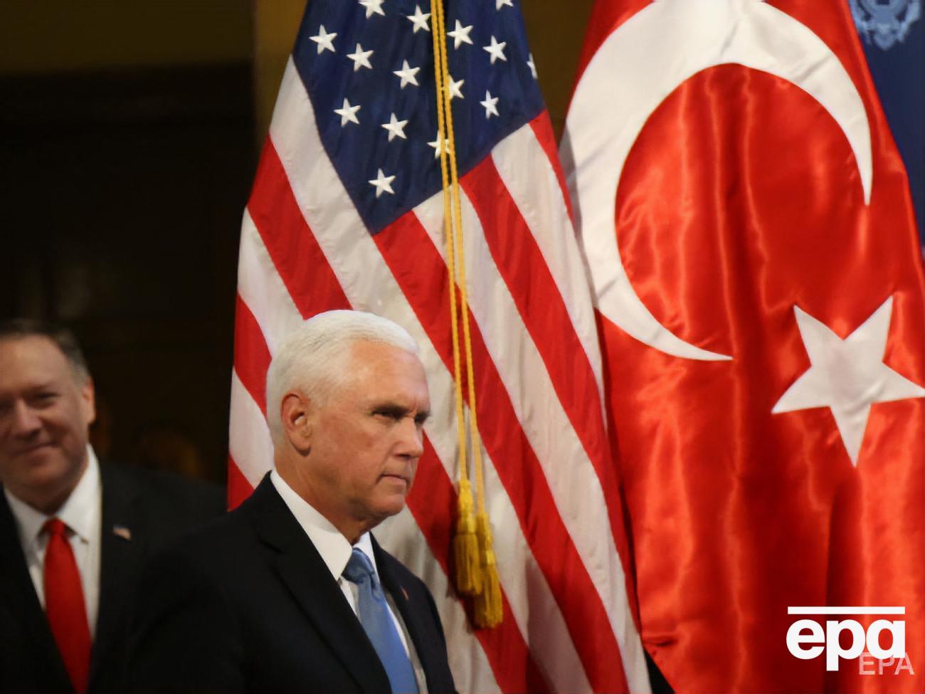 Пенс прилетел в Турцию для переговоров о прекращении огня в Сирии