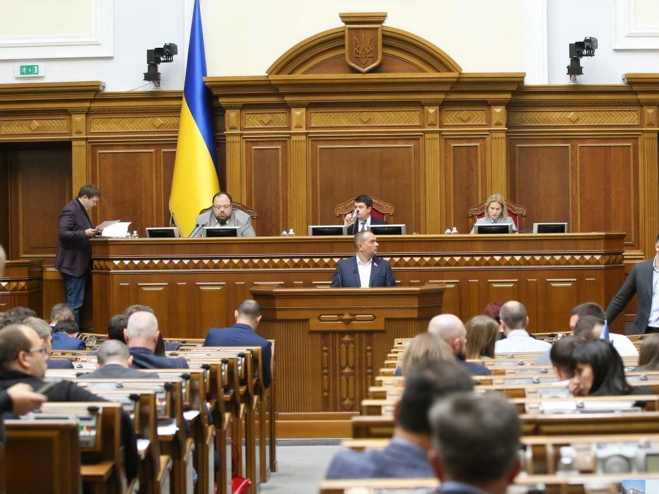Инициативу поддержали 278 народных депутатов