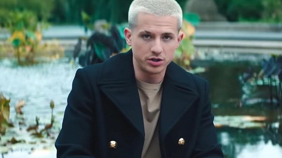 Чарлі Пут: Я знаю, я попрощався з тобою, і ти, мала, теж. Але коли я торкаюся її, я відчуваю, ніби зраджую тебе