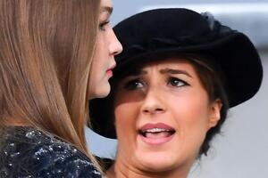 Инцидент произошел на Неделе моды в Париже.