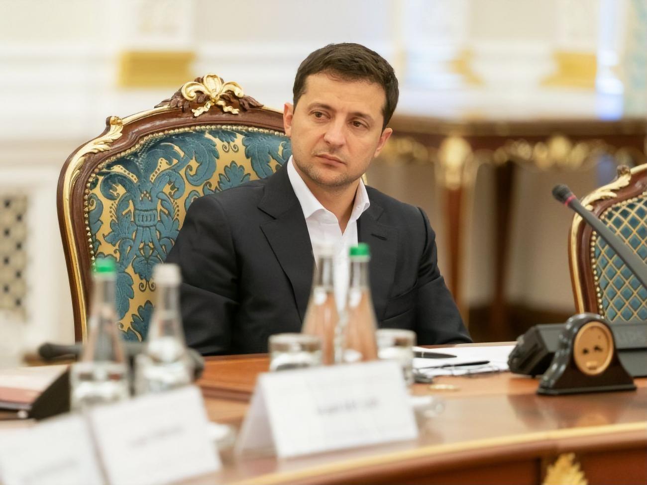 Зеленский заявил о необходимости создания стратегии деоккупации временно оккупированных территорий Крыма и востока страны
