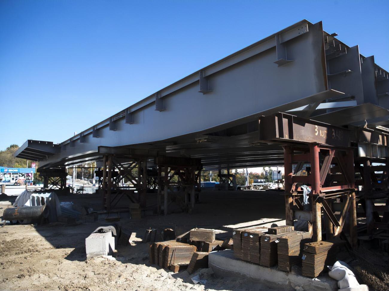 В Киеве продолжается строительство Шулявского моста