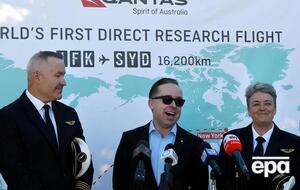 На борту самолета находилось 40 пассажиров и 10 членов экипажа, включая четырех дежурных пилотов